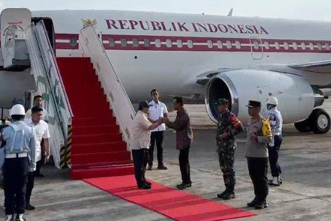 Presiden Prabowo Subianto saat tiba di Bandara Adisucipto, Kamis (24/10/2024). Foto: Dok. Humas Pemda DIY