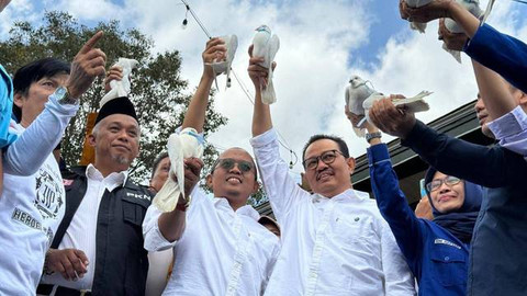 Paslon Heroe-Supena saat deklarasi bersama partai pendukung. Foto: Arif UT/Pandangan Jogja