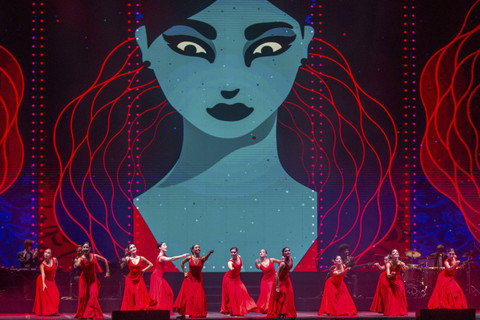 Sejumlah penari tampil dalam Festival Internasional Santa Lucia (FISL) 2024 di Monterrey, Nuevo Leon, Meksiko, Kamis (24/10/2024). Foto: Julio Cesar Aguilar/AFP