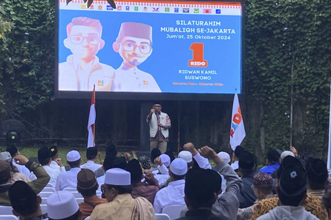Calon Gubernur Jakarta Ridwan Kamil menyampaikan sambutan dalam acara silaturrahmi mubaligh Jakarta, di DPP Golkar Cikini, Jakarta Pusat, Jumat (25/10/2024). Foto: Alya Zahra/kumparan 