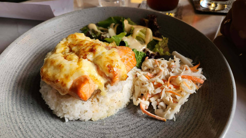 Menu makanan di restoran fine dining, Seven Society, Kuningan, Jakarta Selatan. Foto: Azalia Amadea/kumparan 