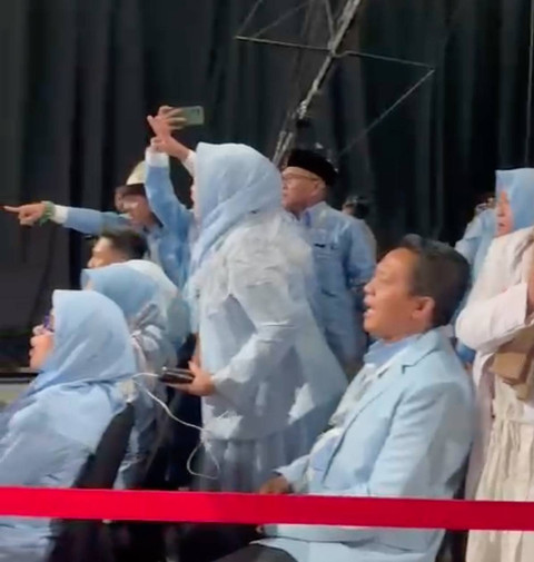 Pendukung Karunia yang ribut di Debat Pilbup Situbondo. Dok: Ist.