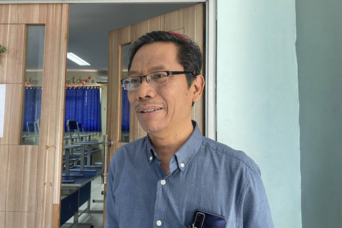 Kepala Sekolah SMPN 8 Kota Tangsel, Muslih. Foto: Dok. Istimewa
