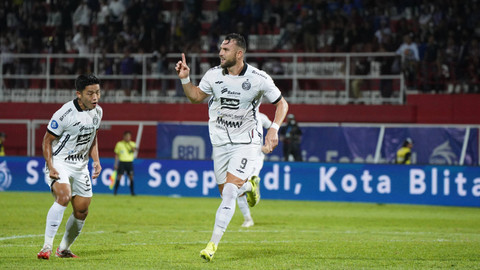 Marko Simic usai cetak gol ke gawang Arema, Stadion Gelora Soepriadi, Blitar, Sabtu (26/10) malam. Foto: Dok. Persija