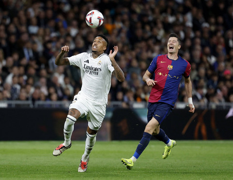 Real Madrid vs Barcelona di Liga Spanyol. Foto: Juan Medina/REUTERS