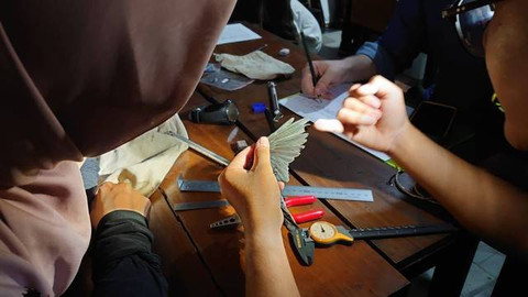 Proses pengamatan dan pencincinan burung layang-layang asia di Yogya oleh PPBJ. Foto: Widi RH Pradana/Pandangan Jogja