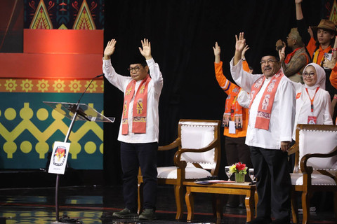 Paslon nomor urut 03 Pramono Anung-Rano Karno saat Debat Kedua Pilgub Jakarta di City Beach International Stadium (BCIS) Ancol, Jakarta, Minggu (27/10/2024). Foto: Iqbal Firdaus/kumparan