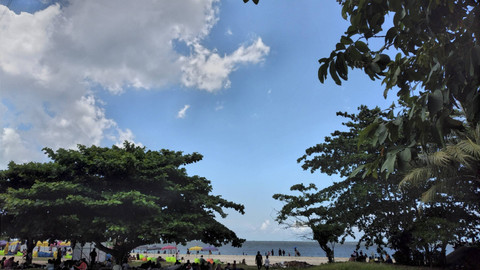 Pantai Kilang Mandiri Balikpapan. Foto: Arunika1960/Shutterstock