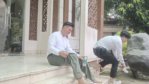 Baim Wong jalani lanjutan sidang cerai di Pengadilan Agama Jakarta Selatan, Senin (28/10/2024). Foto: Giovanni/kumparan