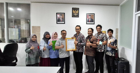 Kegiatan verifikasi di sunan rubber, dan proses penyerahan sertifikatnya, Foto : IstIstIstIstIstIstIstIst