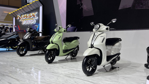 Jajaran sepeda motor Yamaha di IMOS 2024. Foto: Trio Witjaksono/kumparan