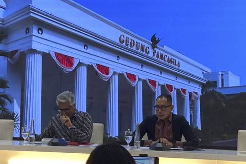 Kementerian Luar Negeri Mengadakan Press Briefing Jubir Kemlu RI bersama Jubir Kemlu RI, Roy Soemirat dan Direktur Perlindungan WNI, Judha Nugraha, di Kantor Kementerian Luar Negeri, Jakarta Pusat, Kamis (31/10/2024). Foto: Alya Zahra/kumparan 