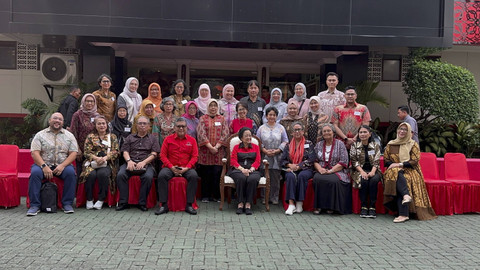 Ketua Umum PDI Perjuangan Prof.Dr. Megawati Soekarnoputri dan Sekjen DPP Partai Hasto Kristiyanto, menghadiri proses pendalaman kepribadian melalui psikotes yang dilakukan terhadap seluruh anggota Fraksi PDI Perjuangan DPR RI. Foto: Dok. PDIP