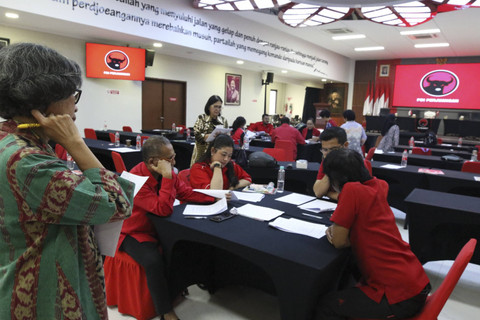 Suasana proses pendalaman kepribadian melalui psikotes yang dilakukan terhadap seluruh anggota Fraksi PDI Perjuangan DPR  RI. Foto: Dok. PDIP