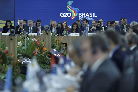 Wakil Presiden Brasil Geraldo Alckmin berbicara dalam pertemuan tingkat Menteri Perdagangan dan Investasi G20 di Brasilia, Brasil, Kamis (24/10/2024). Foto: Adriano Machado/REUTERS 