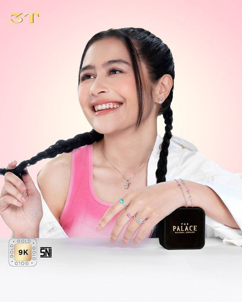 Perhiasan emas 9K dari koleksi ILY Gold The Palace Jeweler dan Prilly Latuconsina. Foto: Instagram/thepalace_id