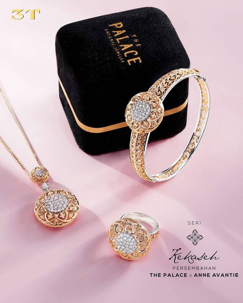 Perhiasan emas 18K dari koleksi KEKASEH The Palace Jeweler bersama Anne Avantie. Foto: Instagram/thepalace_id