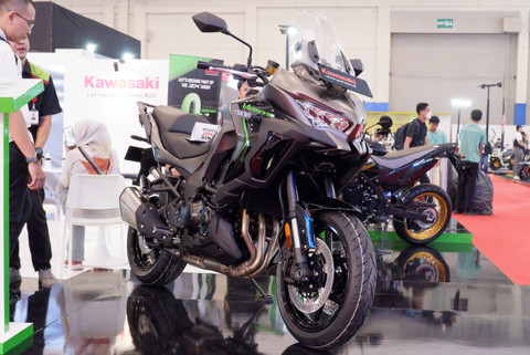 Motor Kawasaki Versys 1100 di IMOS 2024. Foto: Sena Pratama/kumparan