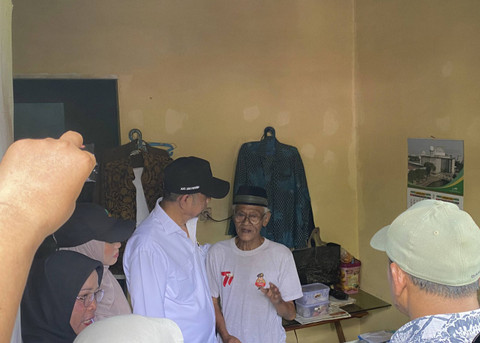 Wamensos Agus Jabo melakukan kunjungan kerja ke Bambu Apus di Cipayung, Jakarta Timur pada Jumat (1/11/2024). Foto: Abid Raihan/kumparan