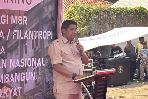 Menteri Perumahan dan Kawasan Permukiman (PKP) Maruarar Sirait dalam groundbreaking rumah gratis untuk MBR sumbangan dari swasta di Kabupaten Tangerang Banten, Jumat (1/11/2024). Foto: Ave Airiza Gunanto/kumparan