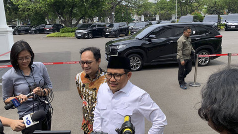 Ketum Partai PKB Muhaimin Iskandar menjawab pertanyaan wartawan saat tiba di Istana Negara, Jakarta, Jumat (1/11/2024). Foto: Luthfi Humam/kumparan