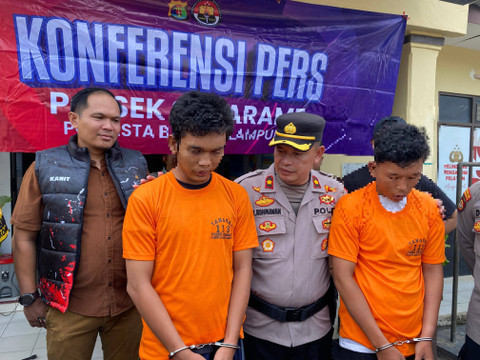 Dua pelaku pencabulan yang ditangkap Polisi. | Foto: Sinta Yuliana/Lampung Geh