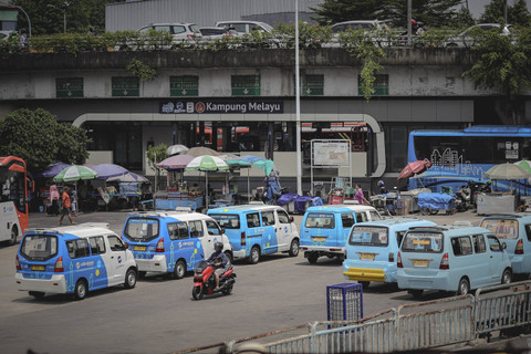 Suasana di kawasan Terminal Kampung Melayu, Jakarta, Sabtu (2/11/2024). Foto: Jamal Ramadhan/kumparan