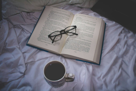 Ilustrasi Contoh Social Function Narrative Text. Sumber: Unsplash/Nadine E