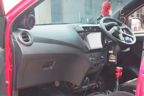 Modifikasi Daihatsu Ayla di Daihatsu Kumpul Sahabat Balikpapan 2024. Foto: Sena Pratama/kumparan