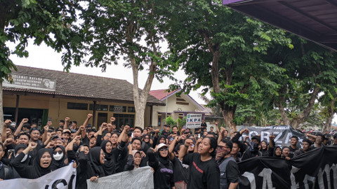 Demo mahasiswa penjas FKIP Unila terkait pengeroyokan yang dilakukan BEM FKIP Unila | foto: Eva nurdiah/Lampung Geh