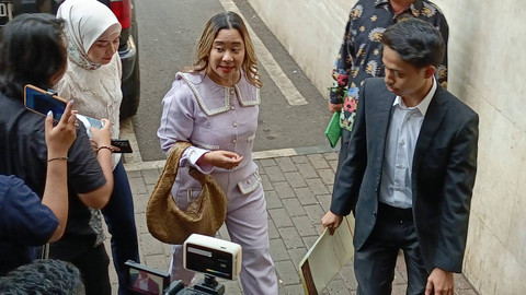 Chikita Meidy hadiri panggilan di Polda Metro Jaya, Selasa (5/11). Foto: Aprilandika Pratama/kumparan