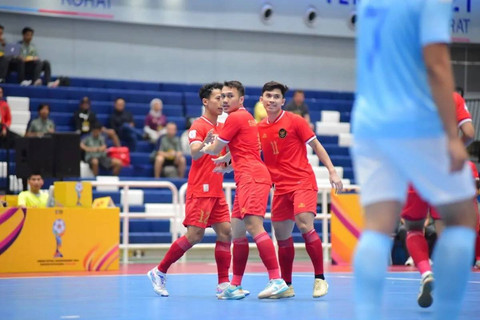 Pemain Timnas futsal Indonesia saat melawan timnas futsal Kamboja pada laga pembuka Piala AFF 2024 Grup B di Terminal Hall, Nakhon Ratchasima, Senin (4/11/2024). Foto: Federasi futsal Indonesia/HO/Antara