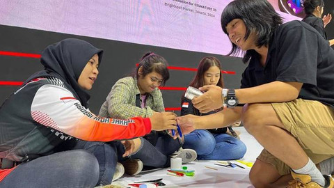 Workshop daur ulang Astra Honda Motor (AHM) di IMOS 2024. Foto: Aditya Pratama Niagara/kumparan