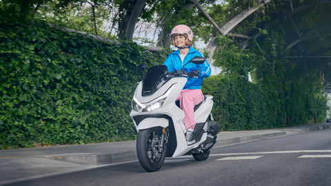 Wujud motor skutik Honda PCX125 2025 yang meluncur di Eropa. Foto: Honda