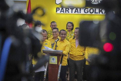Ketua Umum Partai Golkar Bahlil Lahadalia membacakan susunan kepengurusan anggota Partai Golkar di Kantor DPP Partai Golkar, Jakarta, Kamis (7/11/2024). Foto: Iqbal Firdaus/kumparan