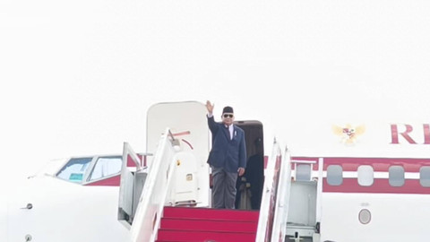 Presiden Prabowo Subianto di Lanud Halim Perdanakusumah, Jakarta Timur, Jumat (8/11/2024). Foto: Zamachsyari/kumparan