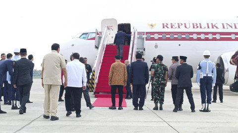 Presiden Prabowo Subianto di Lanud Halim Perdanakusumah, Jakarta Timur, Jumat (8/11/2024). Foto: Zamachsyari/kumparan
