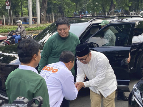 Calon Gubernur Jakarta Ridwan Kamil menyambangi Kantor DPW Partai Kebangkitan Bangsa (PKB) di Pulo Gadung, Jakarta Timur, Jumat (8/11/2024). Foto: Alya Zahra/kumparan 