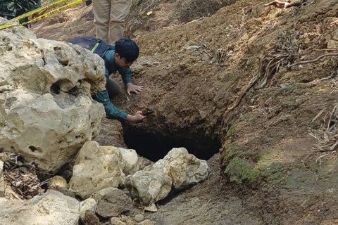 Penampakan lubang misterius di Blitar. Foto: Dok. kumparan