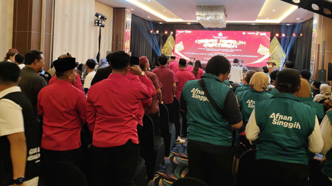 Suasana debat publik Pilwalkot Yogyakarta di Hotel Tara Yogyakarta, Jumat (8/11) malam.  Foto: Arfiansyah Panji/kumparan