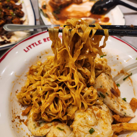 Salah satu menu Grandma's Signature Noodle di restoran Little Red Dot di Central Park. Foto: Ela Nurlaela/kumparan