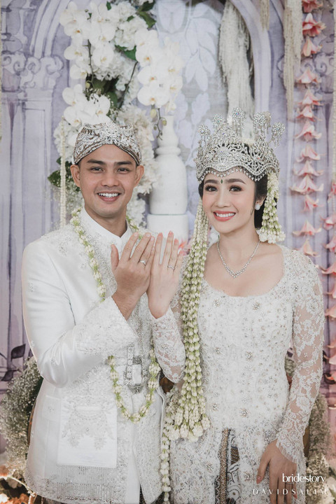 Febby Rastanty dan Drajad Djumantara resmi menikah di The Tribata, Darmawangsa, Jakarta Selatan, Sabtu (9/11).    Foto: Dok. Bridestory