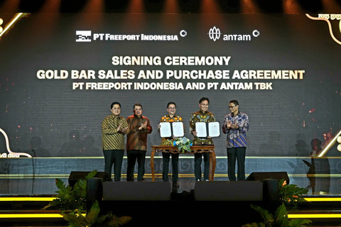 Penandatanganan PerjanjianJual Beli Emas antara MIND ID, Antam, dan Freeport Indonesia, Jumat (7/11/2024). Freeport 