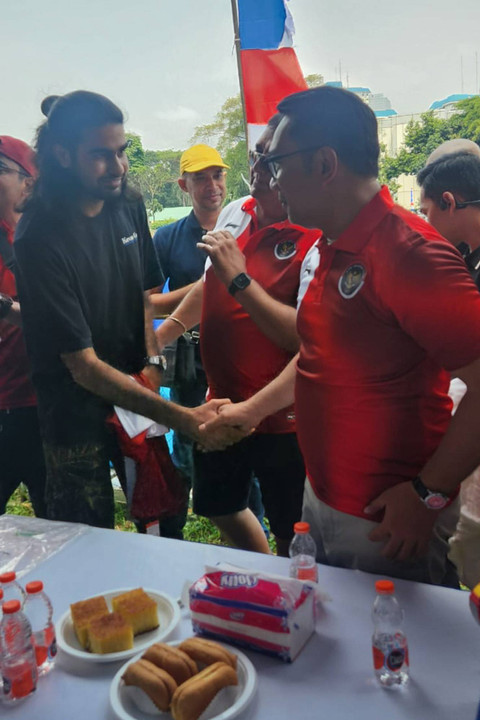 Cagub Jakarta nomor urut 1 Ridwan Kamil mendapatkan dukungan dari Komunitas Sheik, hadiri perayaan Diwali di GBK, Jakpus,  Foto: Thomas Bosco/kumparan