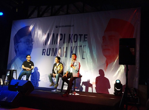 Calon Wali Kota dan Wakil Wali Kota Pontianak nomor urut 1, Edi-Bahasan, berdialog bersama anak-anak muda Pontianak di Port 99 pada Jumat malam, 8 November 2024. Foto: Alycia Tracy Nabila/Hi!Pontianak