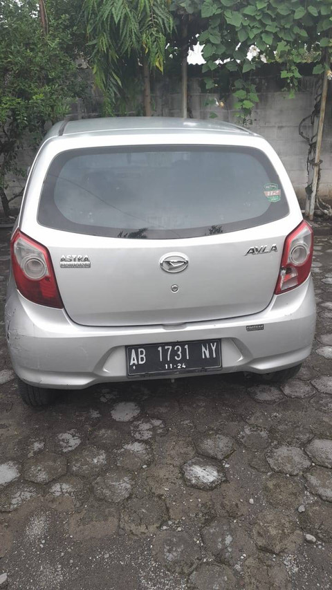 Mobil milik AS (31), pemobil di Yogyakarta yang pukul pemotor hanya karena kaget berpapasan berhasil ditangkap polisi. Foto: Dok. Polresta Yogyakarta