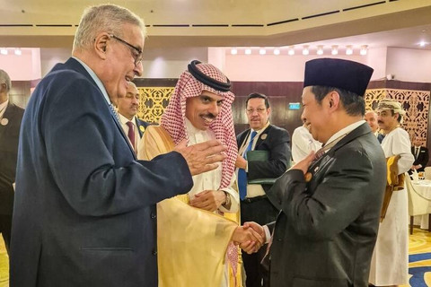 Wamenlu Muhammad Anis Matta menghadiri Pertemuan Persiapan Konferensi Tingkat Tinggi (KTT) Luar Biasa Organisasi Kerja Sama Islam (OKI) dan Liga Arab, di Riyadh, Arab Saudi, Minggu (10/11/2024). Foto: Kemlu RI