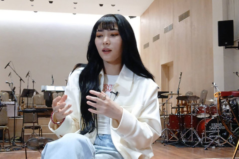 Isyana Sarasvati ditemui saat latihan konser Lost In Harmony di Balai Resital Kertanegara, Selasa (12/11/2024). Foto: Vincentius Mario/kumparan