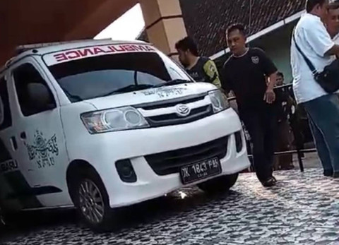 Ambulans yang mengevakuasi korban. Dok: Ist.