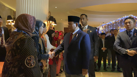 Presiden Republik Indonesia Prabowo Subianto tiba di hotel tempat menginap di kawasan San Isidiro, Lima, Peru, Rabu (13/11/2024).  Foto: Zamachsyari/kumparan